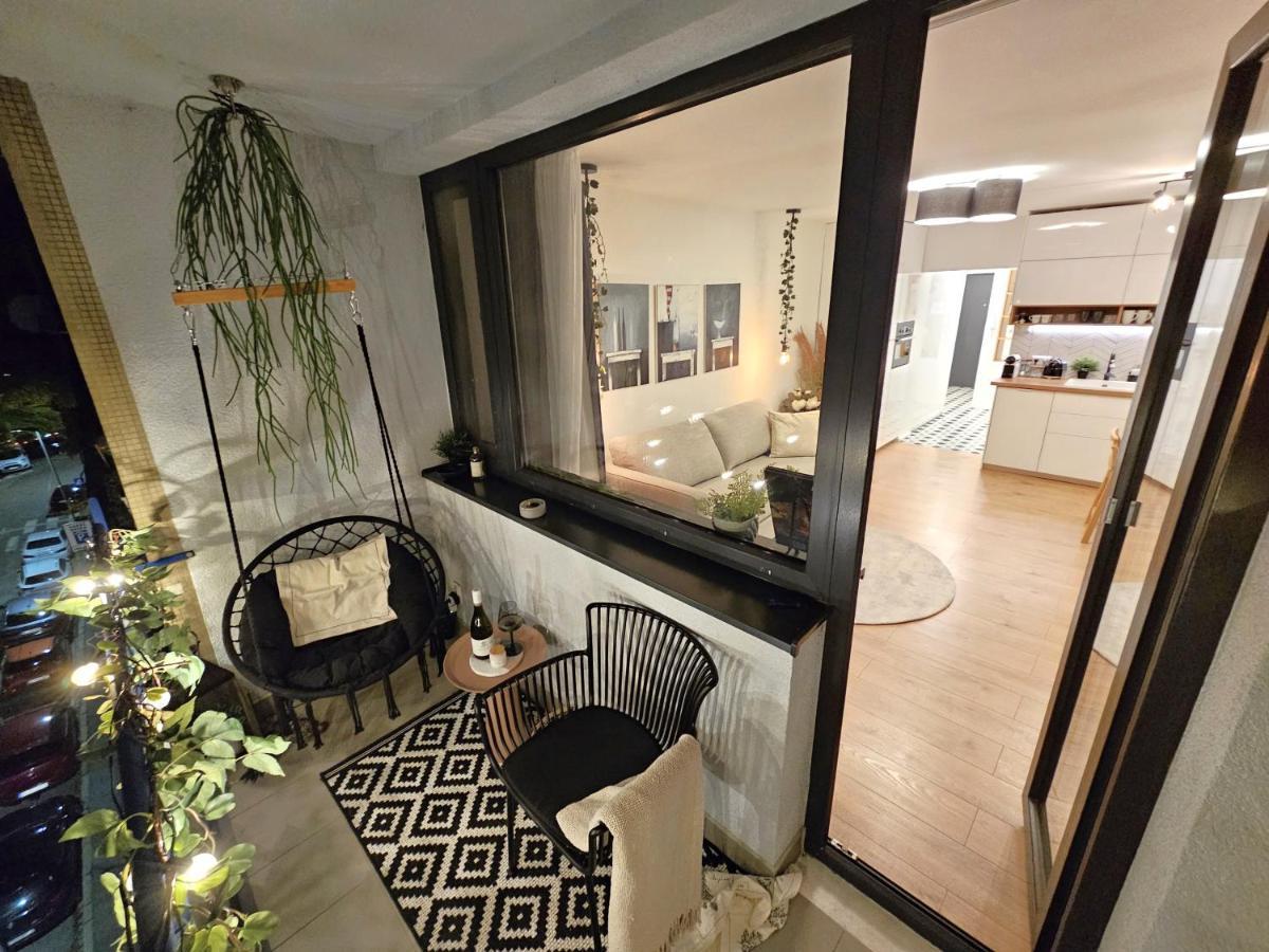 Design Apt In Old Town-Free Parking-Balcony Bratislava Exterior foto