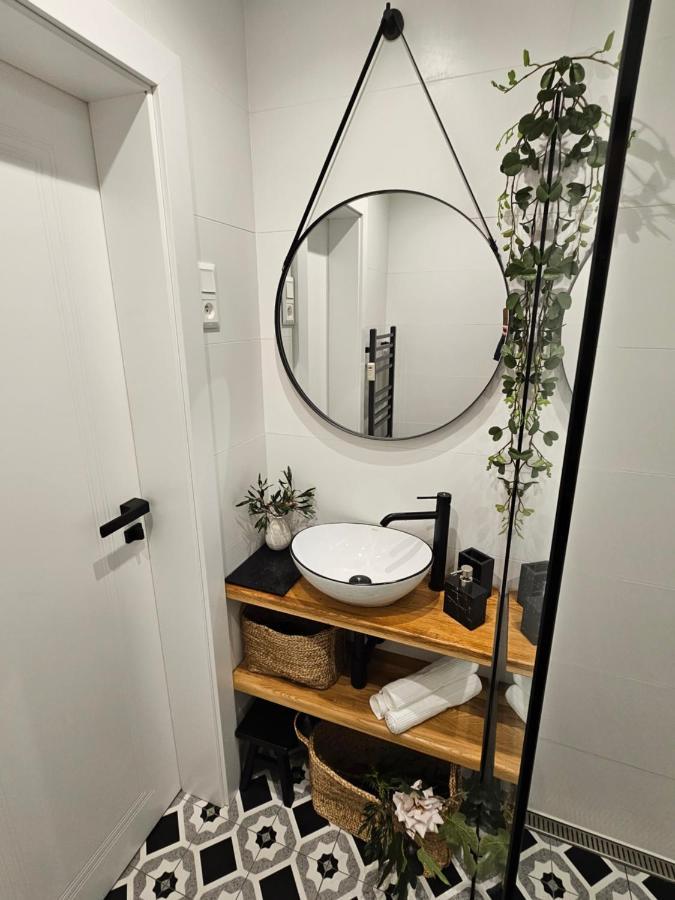 Design Apt In Old Town-Free Parking-Balcony Bratislava Exterior foto